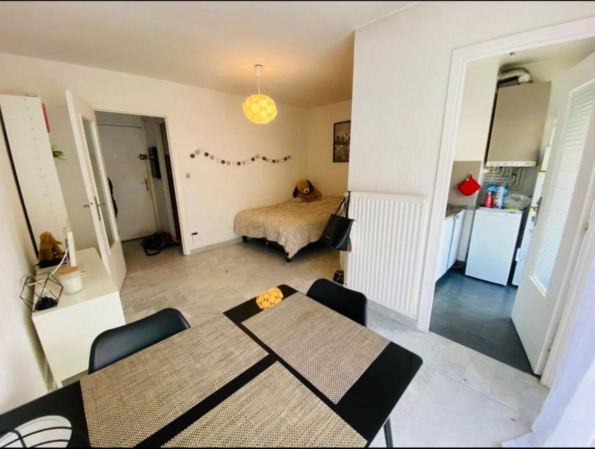 Ferienwohnung Joli Studio Avec Terrasse Nizza Exterior foto